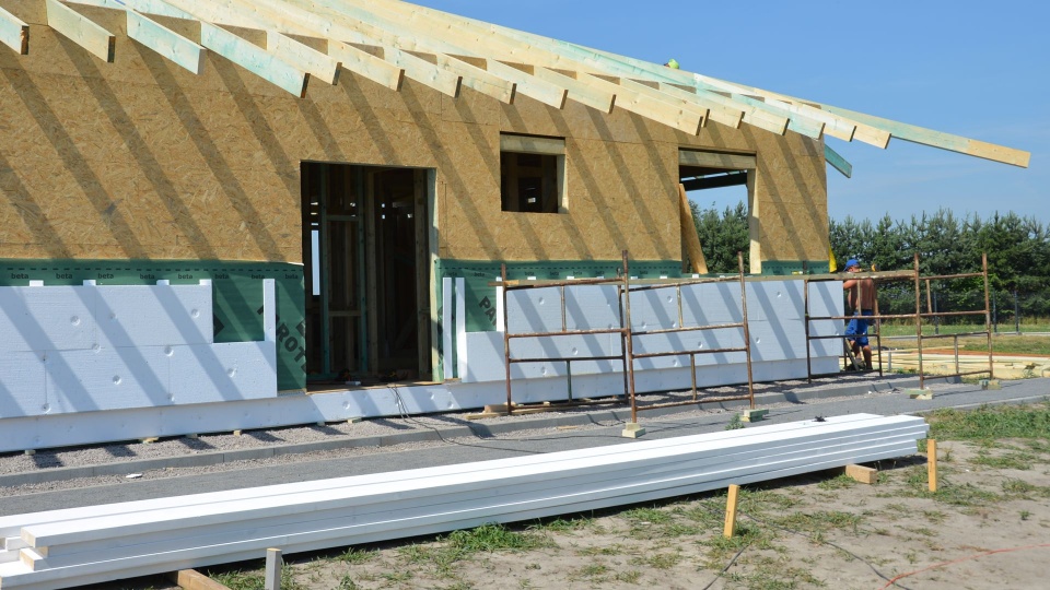 6 dzień - więźba dachowa + poszycie zewnętrzne