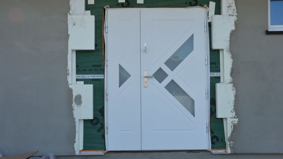 MONTAŻ STOLARKI DRZWIOWEJ ZEWNĘTRZNEJ