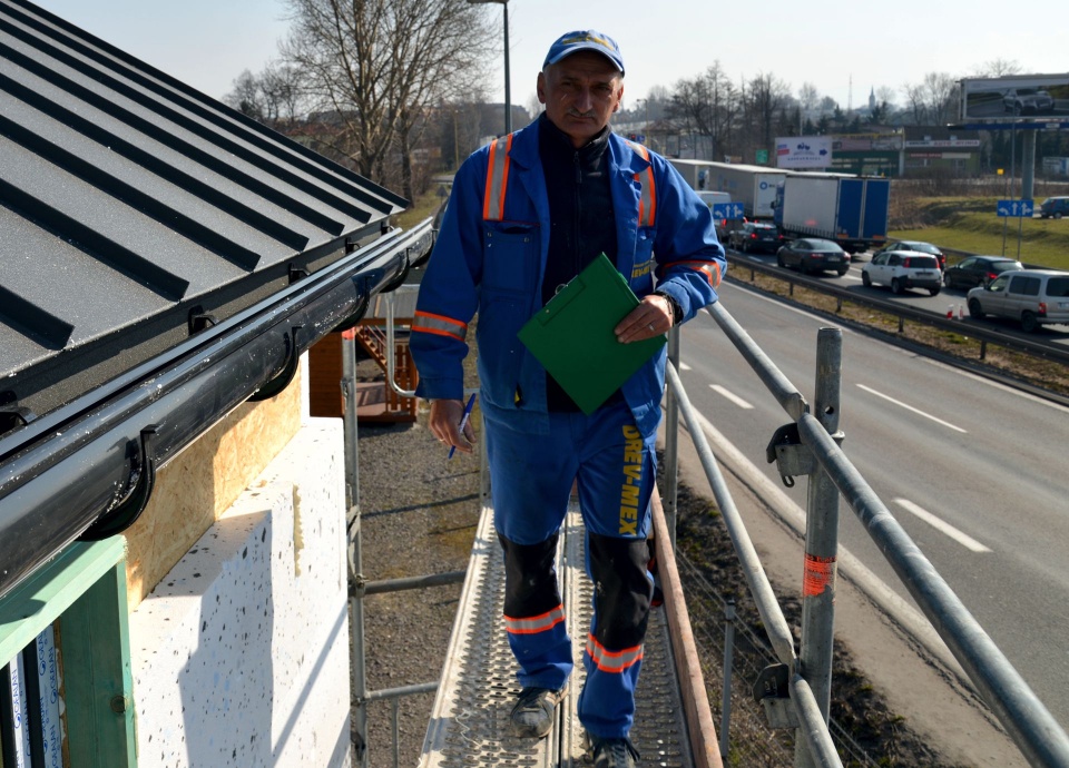 KIEROWNIK BUDOWY PIOTR HARĘŹLAK